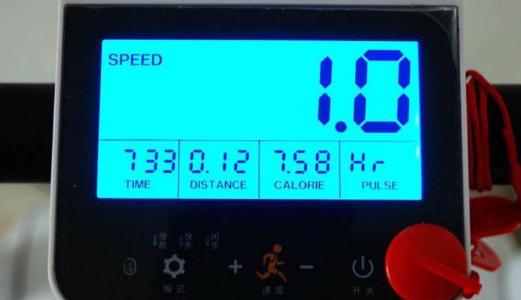 跑步机上的cal准确吗_跑步机上cal是什么意思_跑步机字母cal